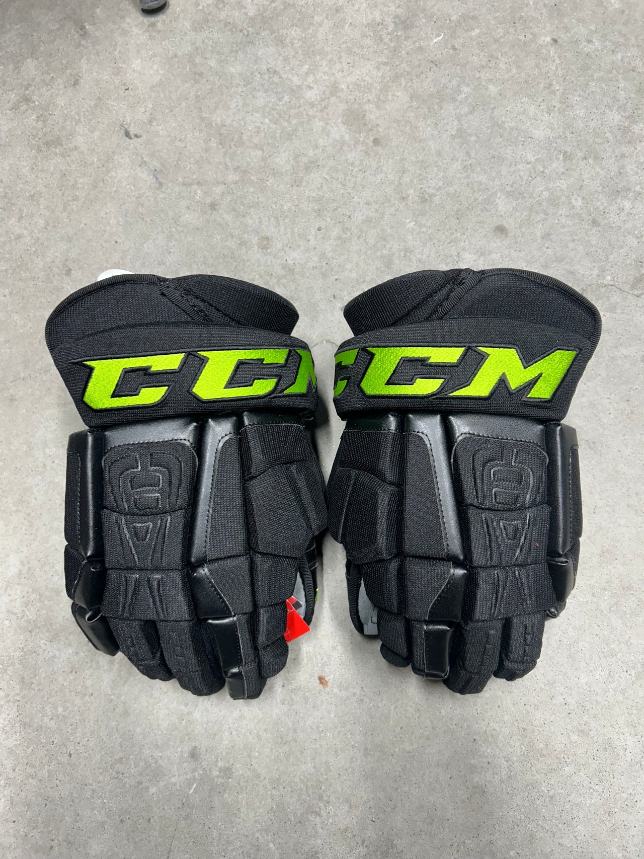 14” CCM HGCLXP Dallas Stars Pro Hockey Gloves (New)