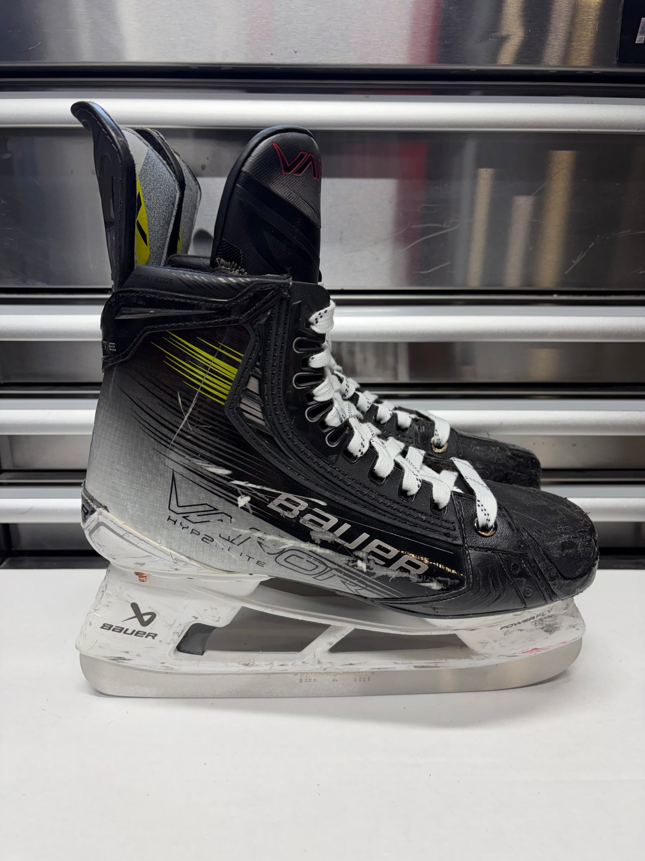 Bauer Hyperlite2 Skate Size 8 FIT 2 (Used) NHL Pro Stock