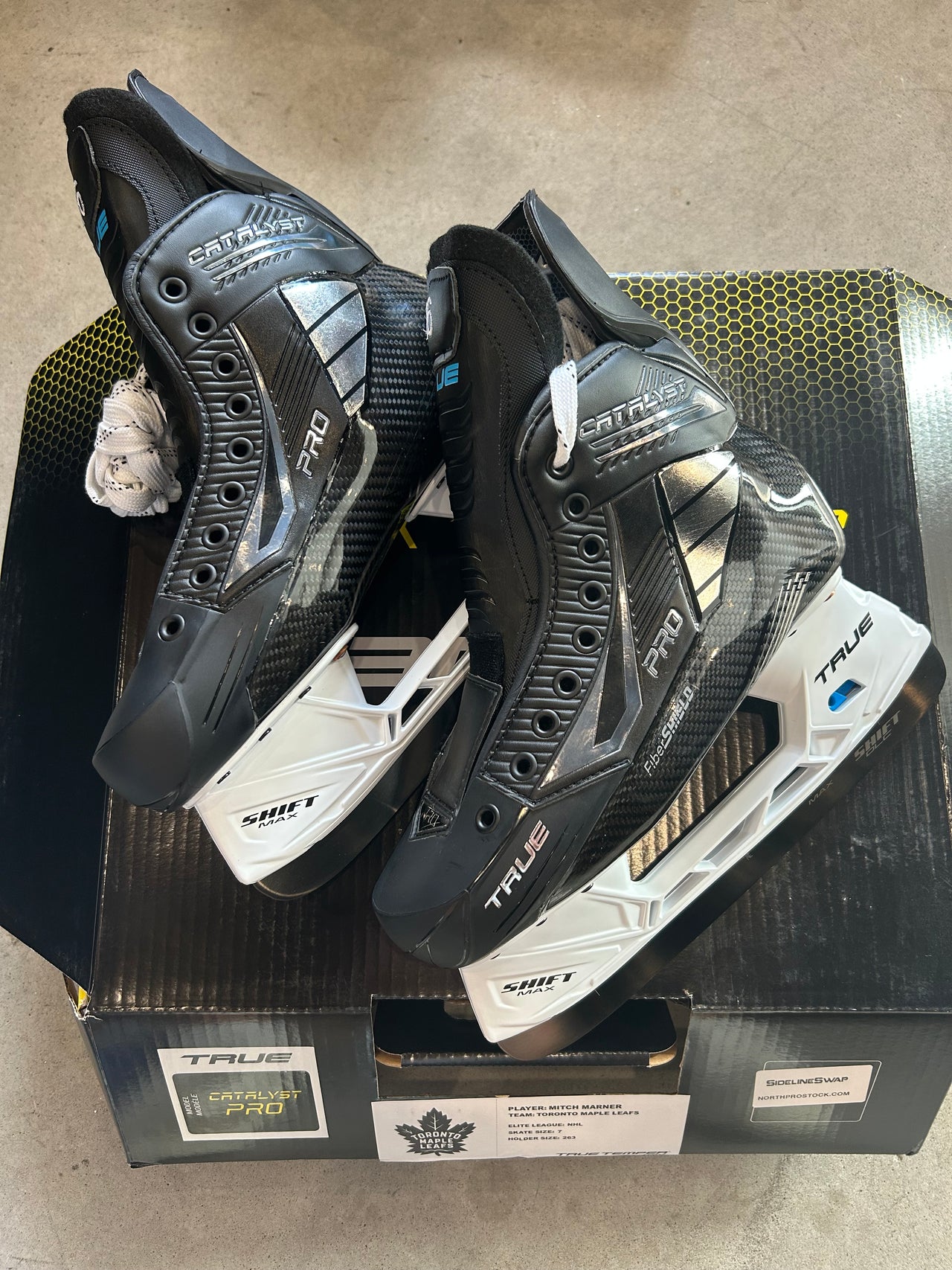 True Catalyst Pro Skate Size 7 New Regular Width Mitch Marner Pro Stock