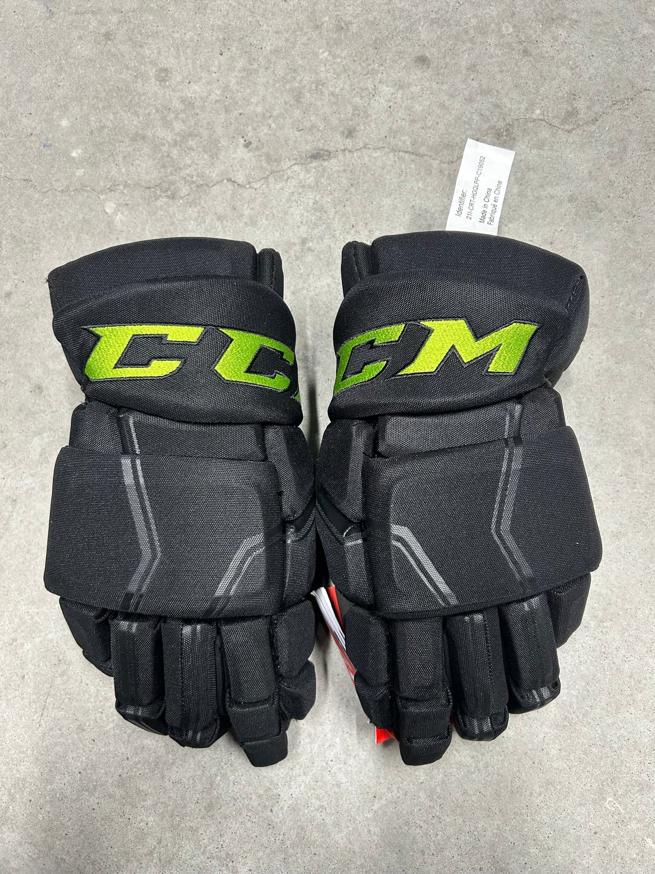 15” CCM HGQL Dallas Stars Pro Hockey Gloves (New)