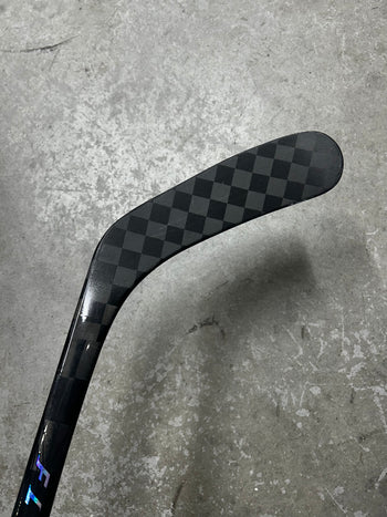 Right Hand 77 Flex P90TM Bauer Flylite (Restored) Pro Stock