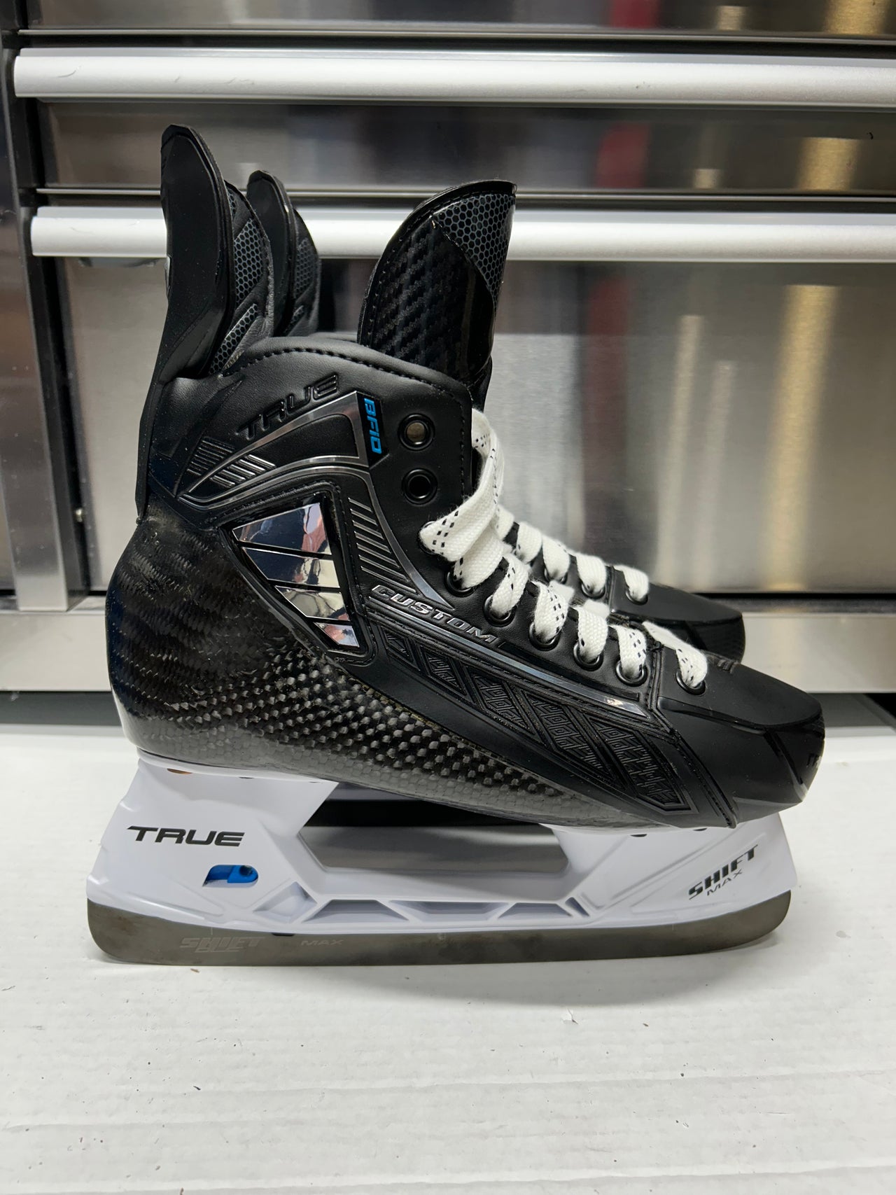 True SVH Custom Pro Skate Size 7 Regular Width Pro Stock (New) PWHL