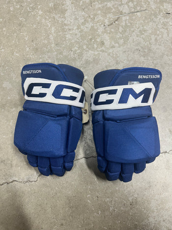 13” CCM HGPJSPP Toronto Maple Leafs Hockey Gloves (Used) NHL Prostock