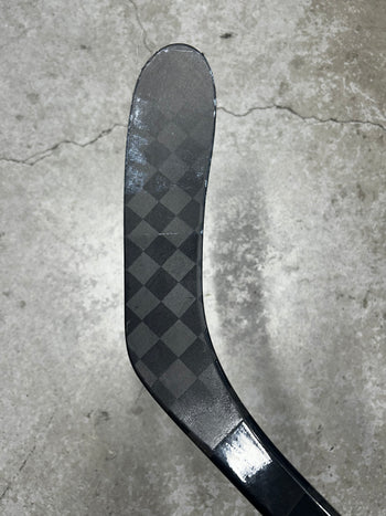 Right Hand 87 Flex P28 Bauer Tracer (Used)