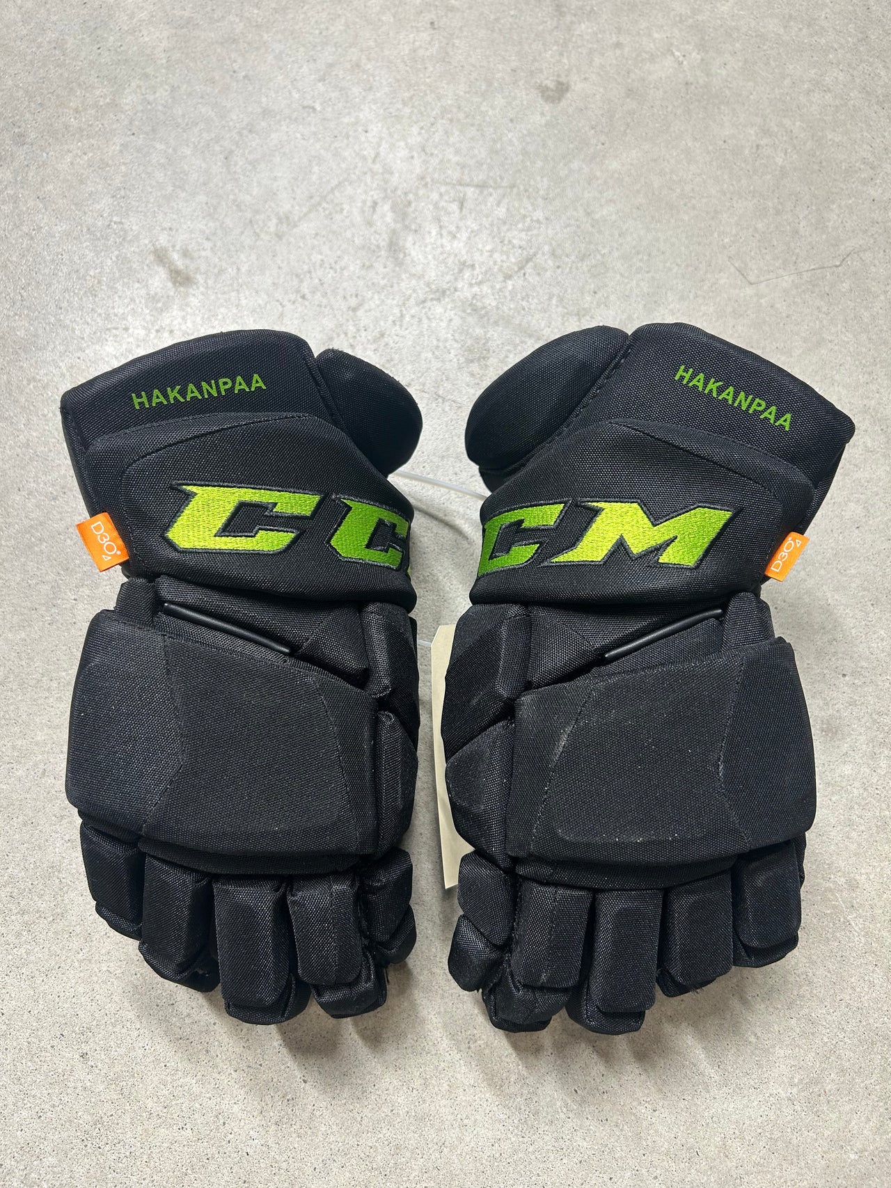 15” CCM HGPJSPP Dallas Stars  Hockey Gloves (New)