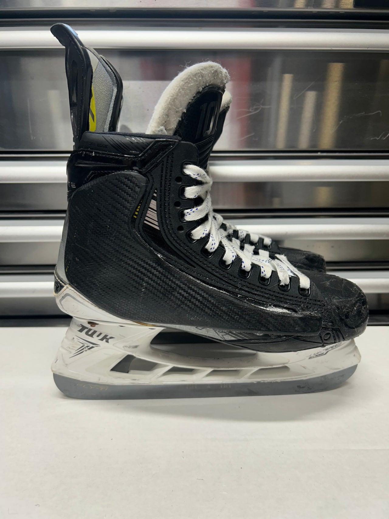 Bauer Hyperlite2 Skate Size 8 FIT 3 (Used) NHL Pro Stock