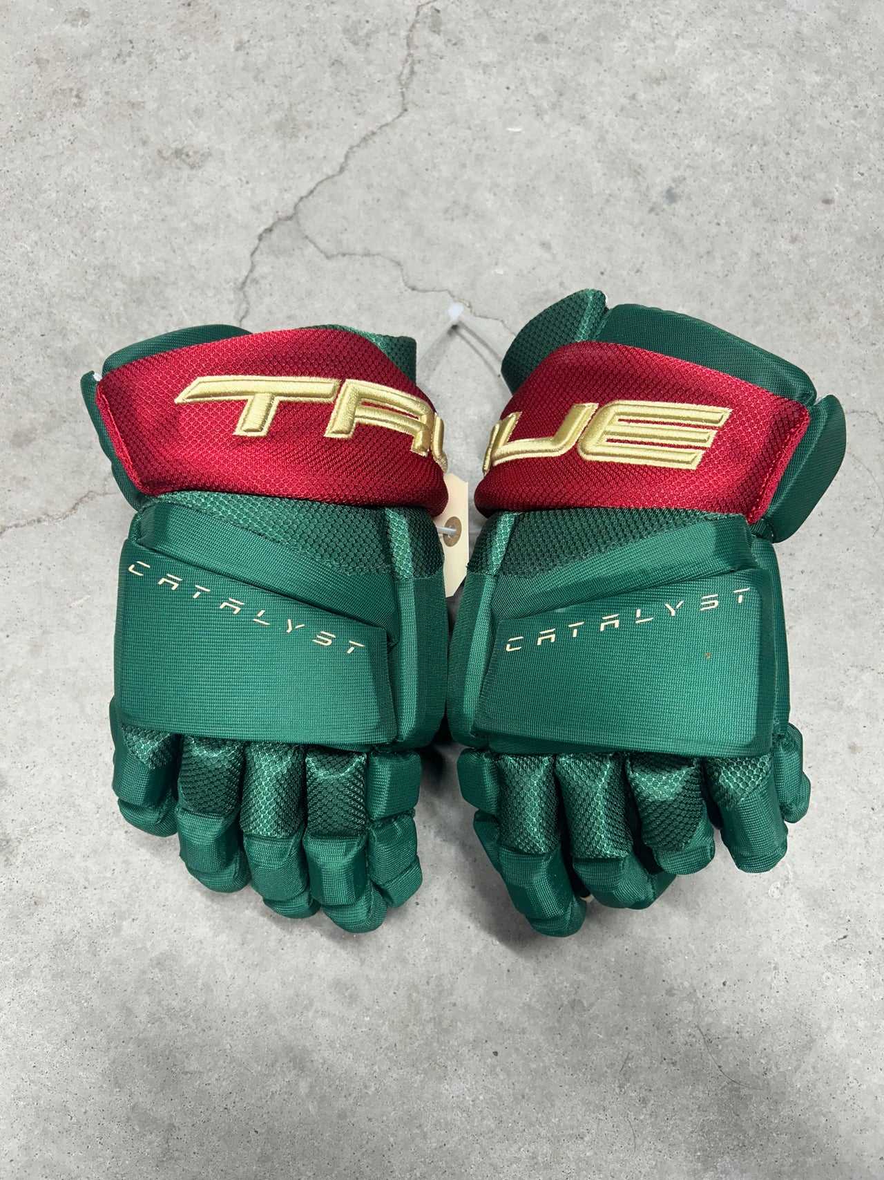 13.5” True Catalyst 9X Pro Stock Hockey Gloves Minnesota Wild ￼ (New)