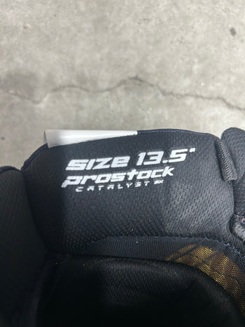 13.5” True Catalyst 9X Pro Stock Hockey Gloves Nashville Predators (New)