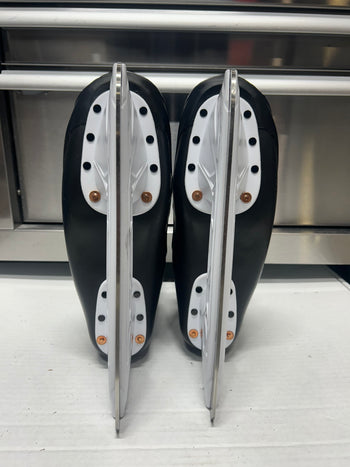 True Catalyst Pro Skate Size 7 Regular Width OHL Pro Stock (New)