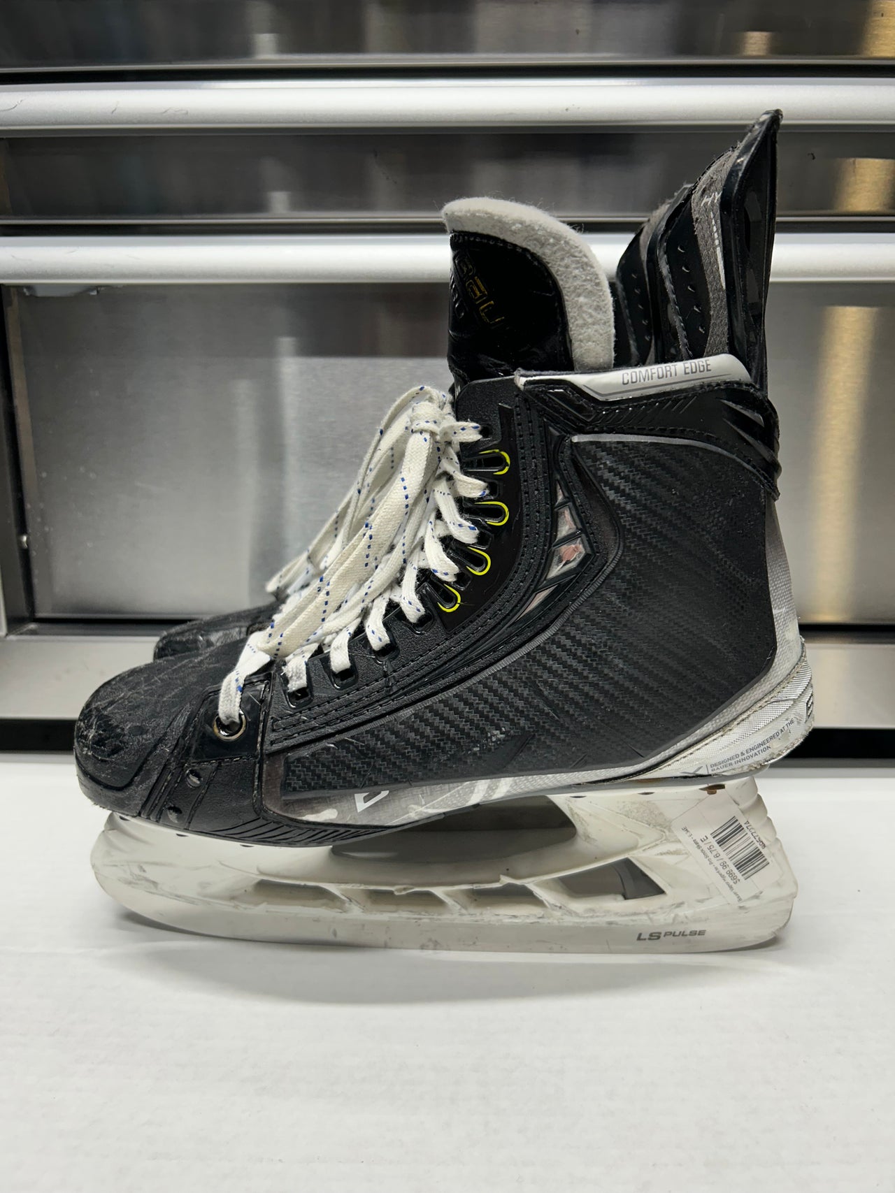 Bauer Hyperlite Skate Size 7 Used Regular Width NHL Pro Stock