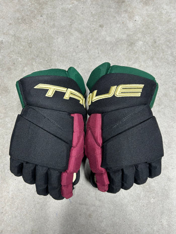 14” True Catalyst 9X Pro Stock Hockey Gloves Arizona Coyotes Kachina (New)