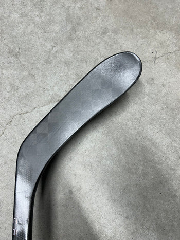Right Hand 90 Flex P28 True Catalyst 9X3 (New) Pro Stock NHL