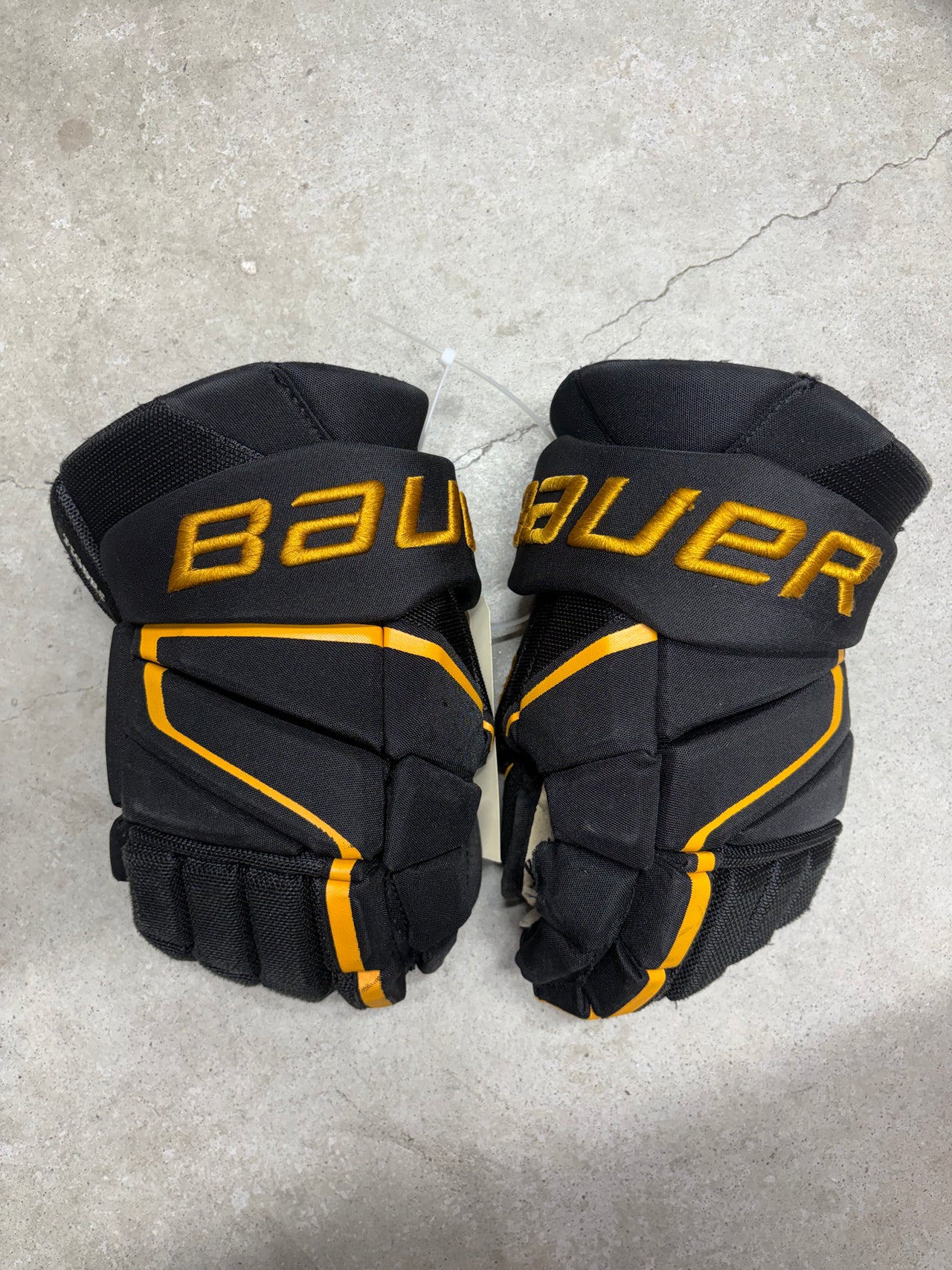 15” Bauer Vapor Hyperlite Gloves NCAA Used