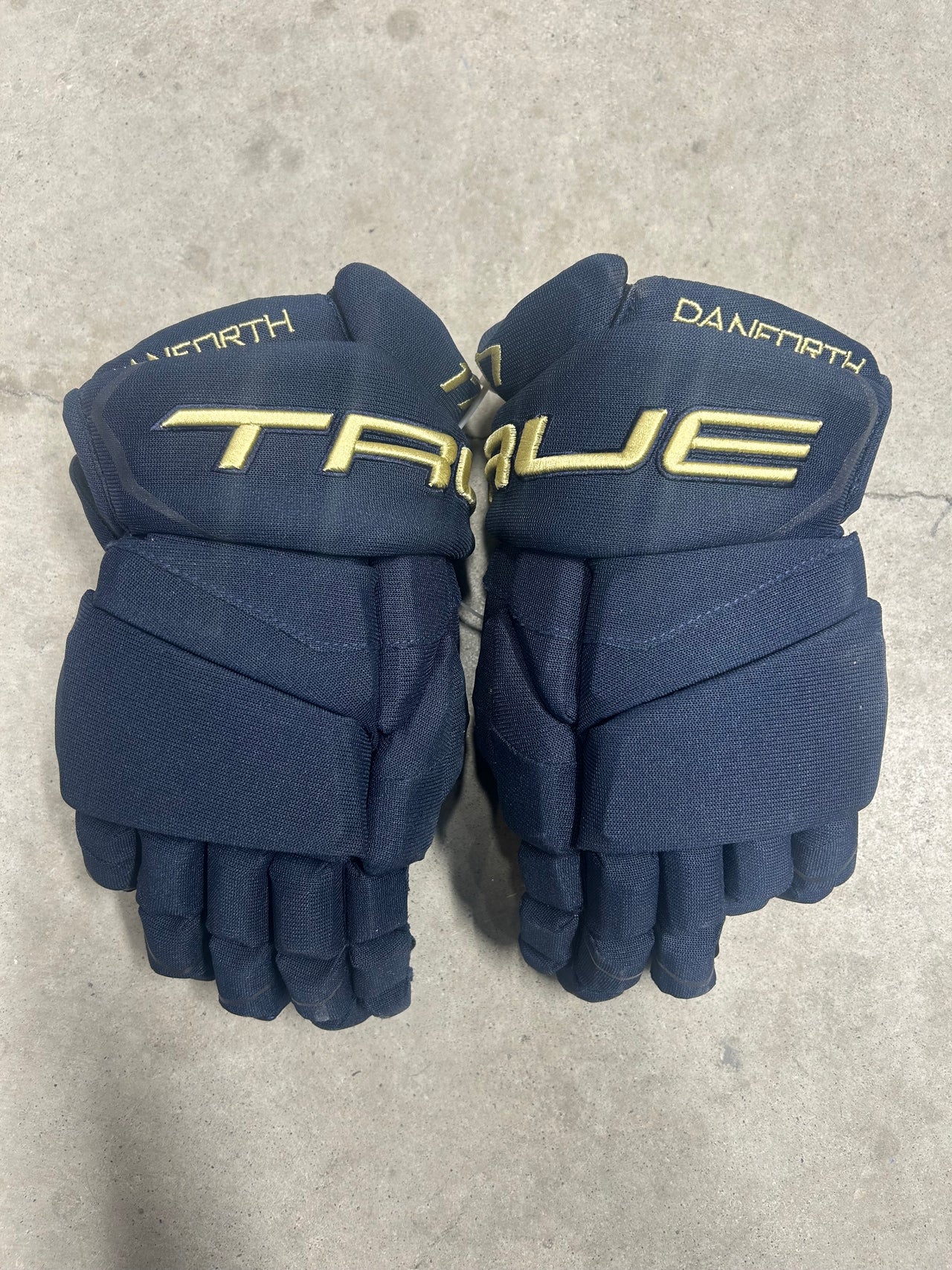 14” True Catalyst 9X Pro Stock Hockey Gloves Columbus blue jackets ( New)