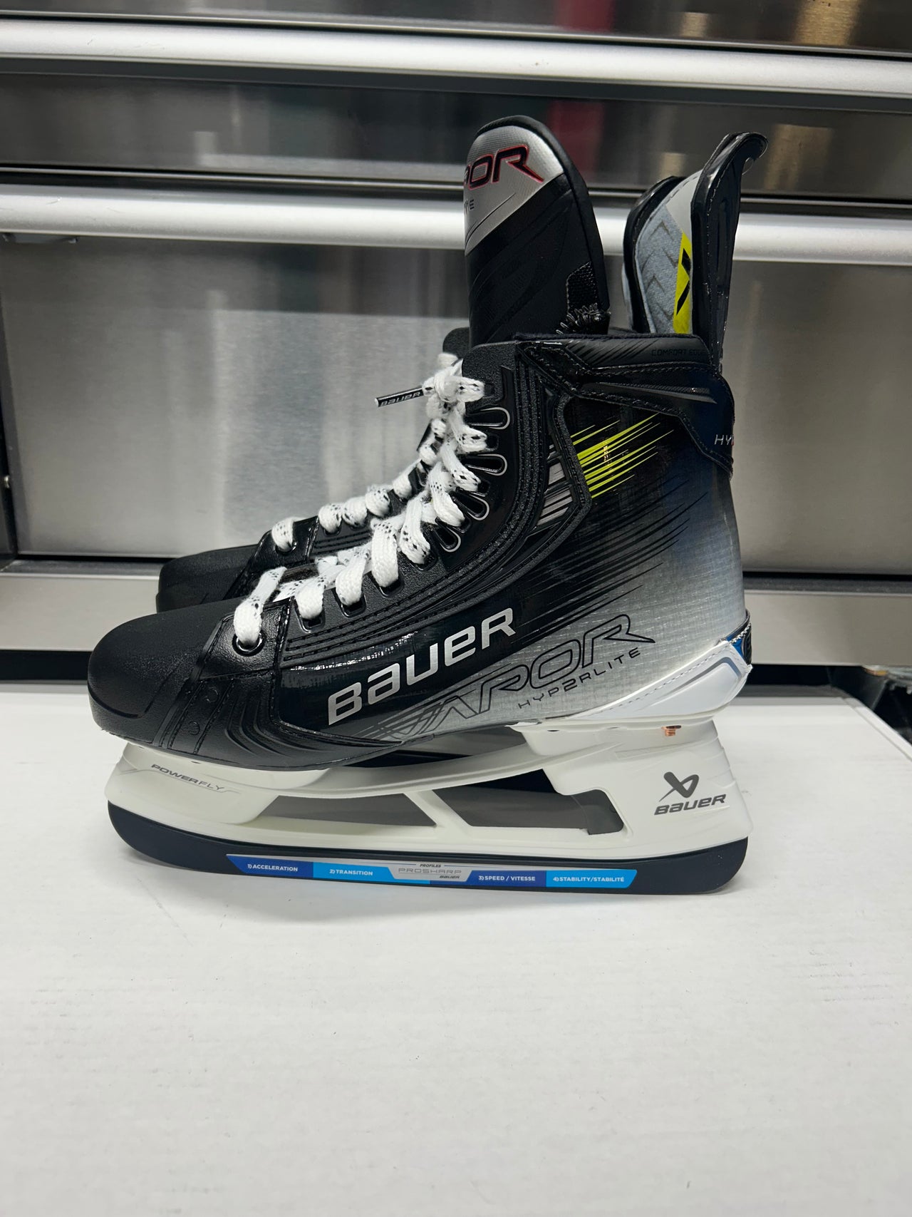 Bauer Hyperlite2 Skate Size 7 FIT 3 New OHL Pro Stock