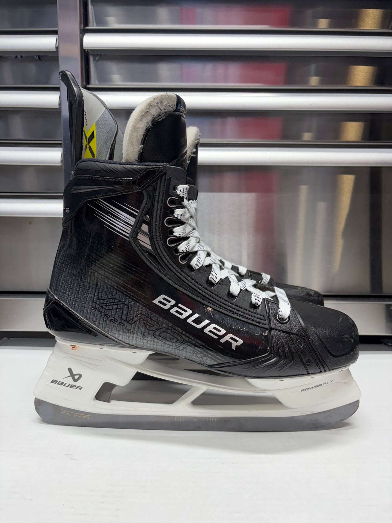 Bauer Hyperlite2 Skate Size 11 FIT 2 (Like New) NHL Pro Stock