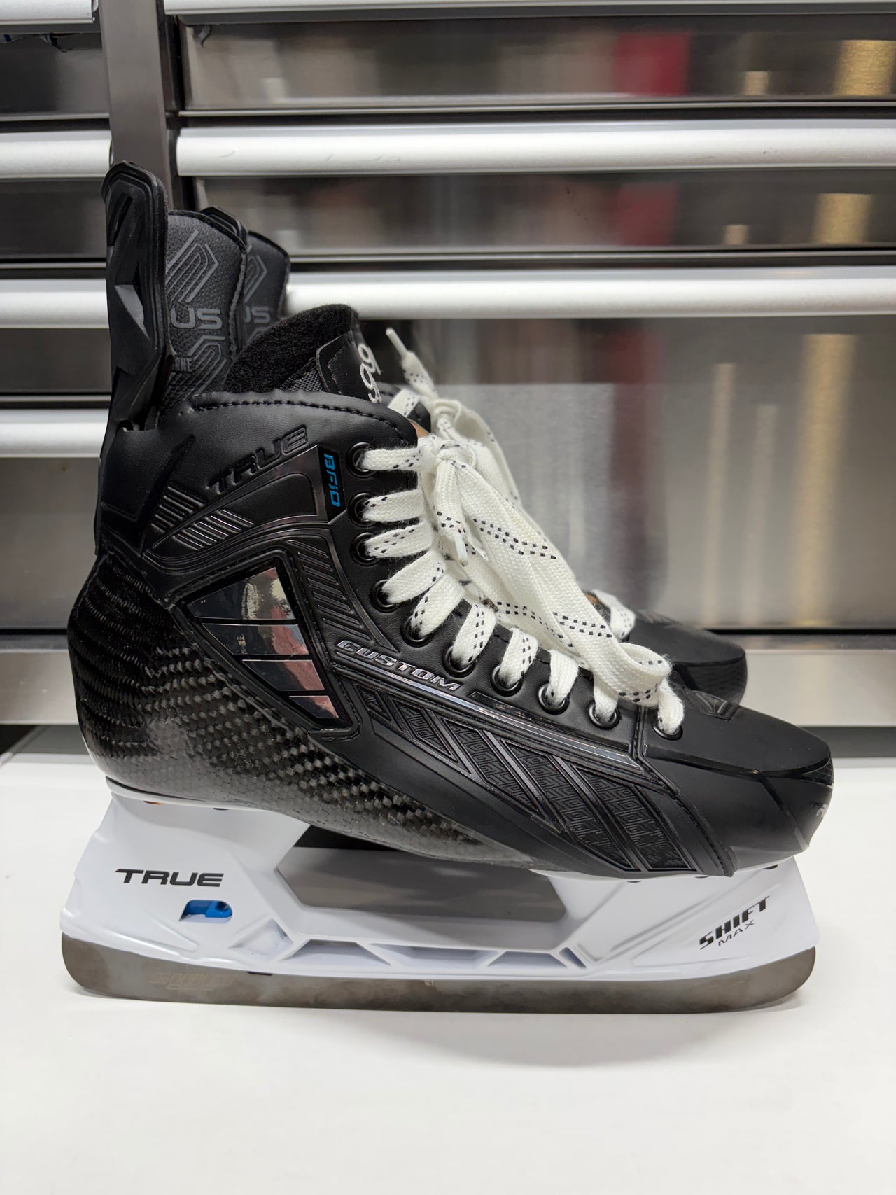 True SVH Custom Pro Skate Size 10 NHL Wide Width Pro Stock (New)