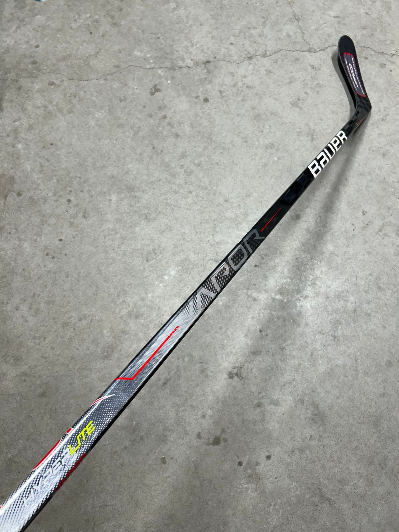 Left Hand 87 Flex P28 Bauer Hyperlite (New) Pro Stock