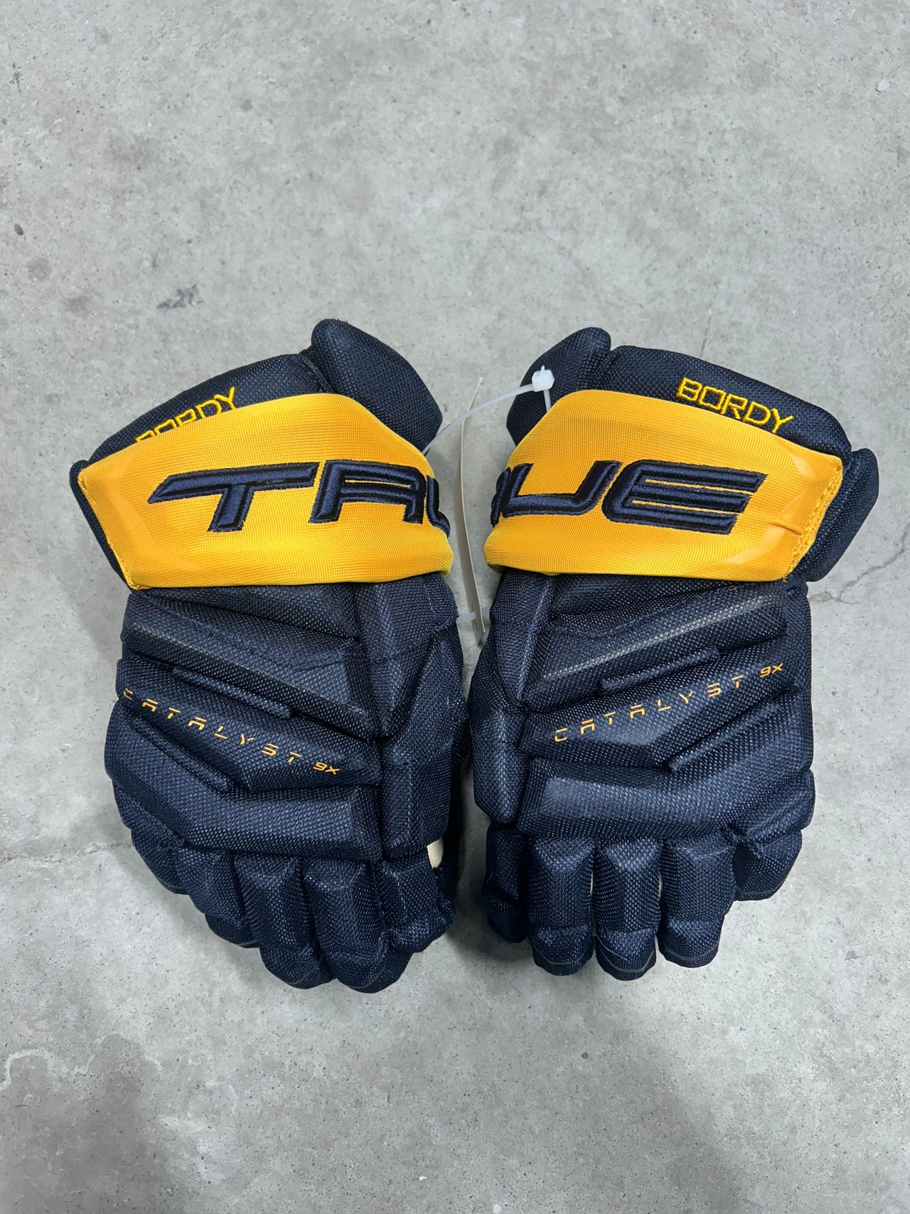 13.5” True Catalyst 9X Pro Stock Hockey Gloves Nashville Predators (New)
