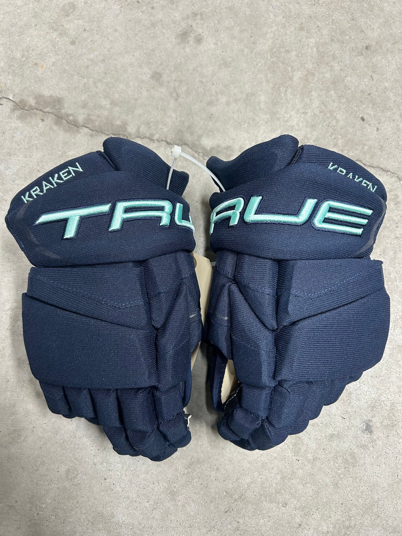 13.5” True Catalyst 9X Pro Stock Hockey Gloves Seattle Kraken ￼ (New)