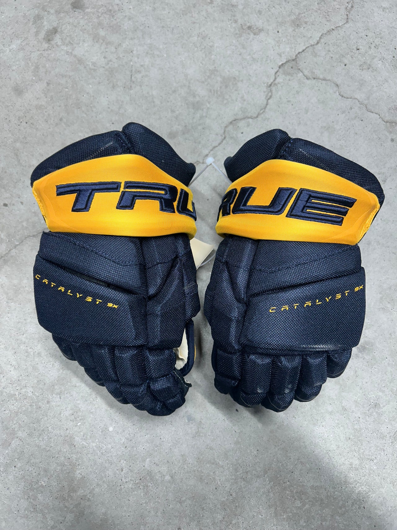 13.5” True Catalyst 9X Pro Stock Hockey Gloves Nashville Predators (New)