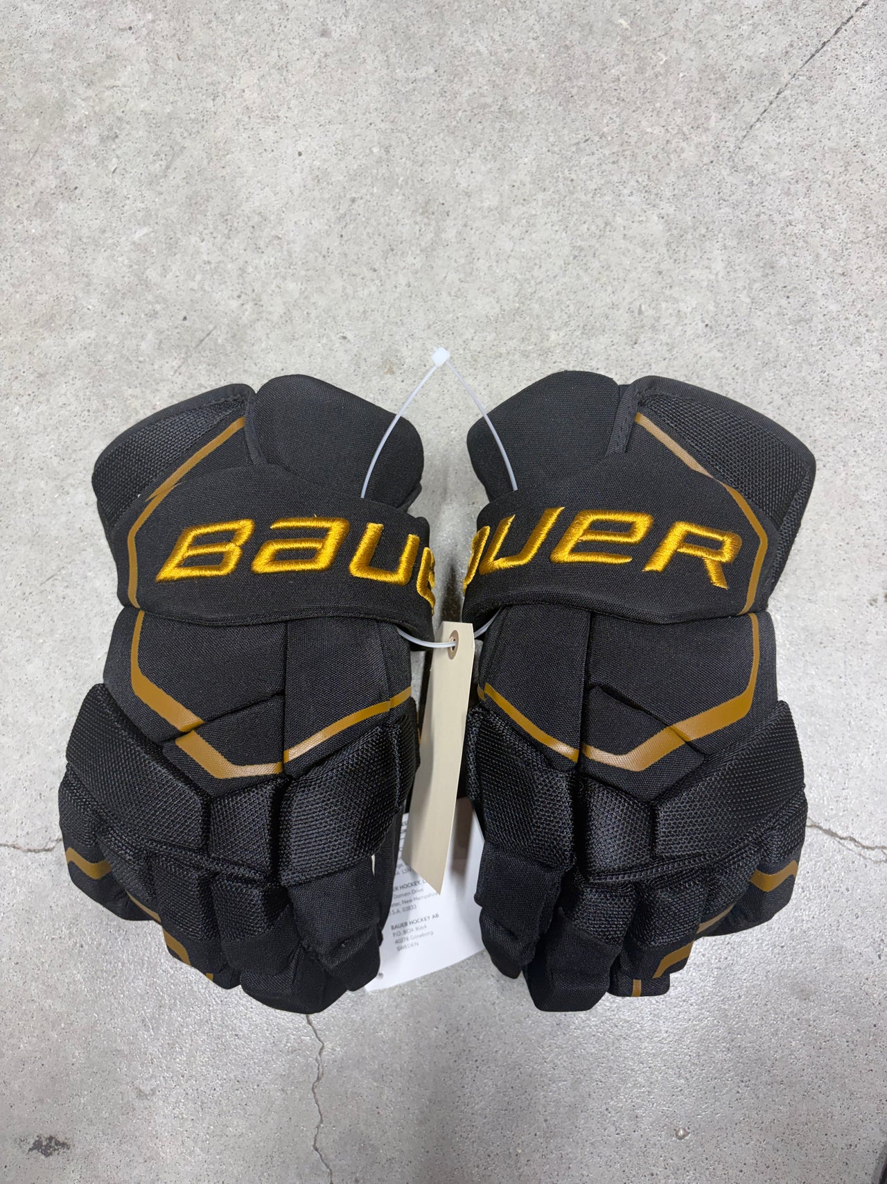 14” Bauer Supreme 2s Pro Gloves NCAA Colorado College Pro Stock New