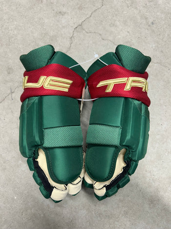 15” True Catalyst 9X Pro Stock Hockey Gloves Minnesota Wild ￼ (New)