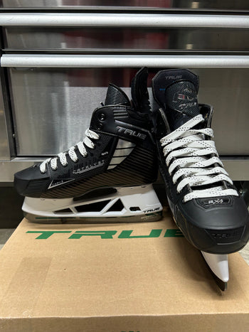 True Catalyst 9X4 Skate Size 7 Regular Width NHL Pro Stock (New)