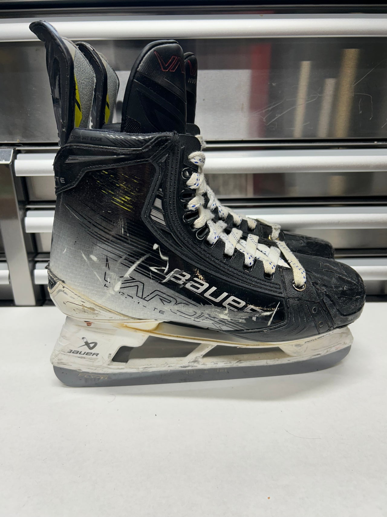 Bauer Hyperlite2 Skate Size 9.5 FIT 1 (Used) NHL Pro Stock