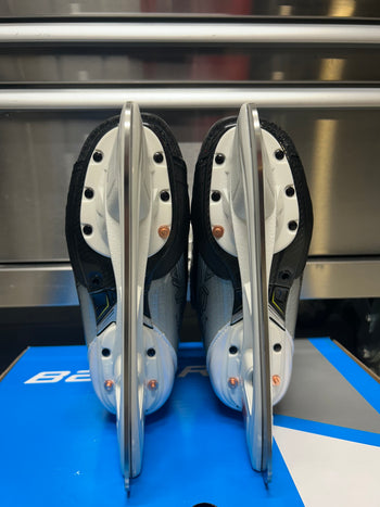 Bauer Hyperlite 2 Skate Size 4 Fit 1 NCAA Pro Stock (New)
