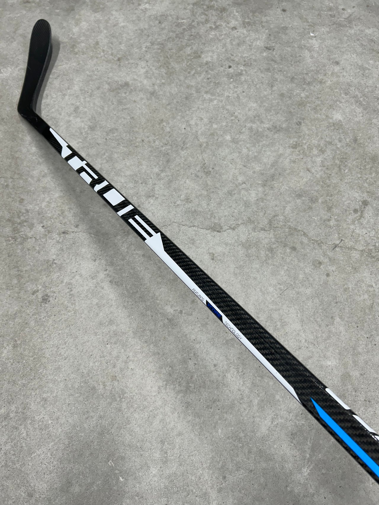Right Hand 75 Flex P28 True XC9 (New) Pro Stock NHL