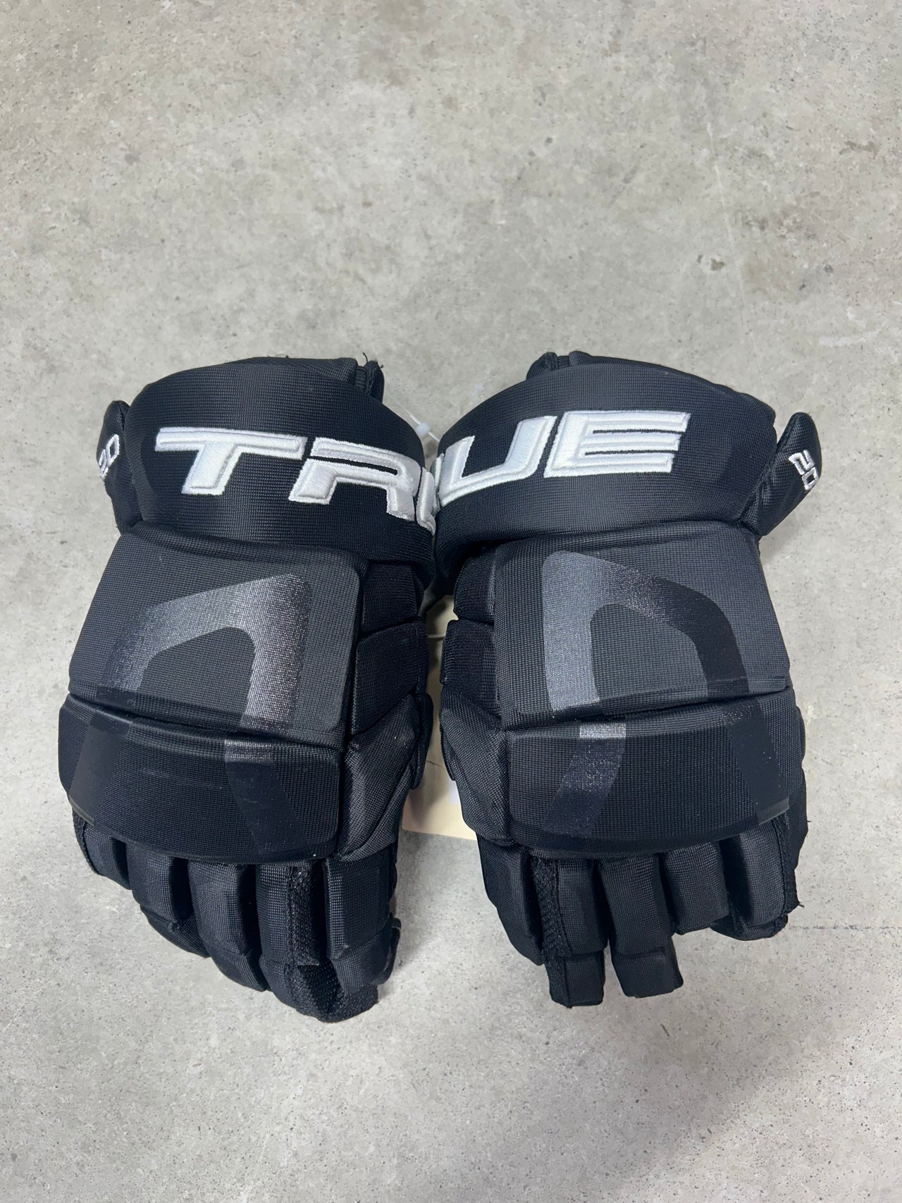 14” True Catalyst 9X Pro Stock Hockey Gloves Dallas Stars