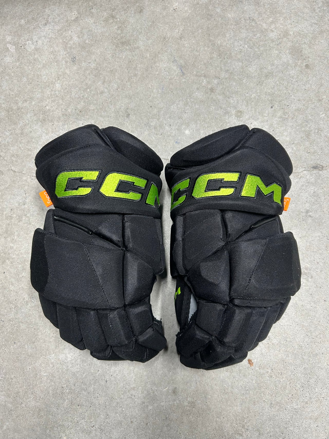 14” CCM HGPJSPP Dallas Stars  Hockey Gloves (New)