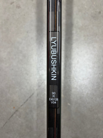 Right Hand 90 Flex P28M CCM XF GHOST (New) Pro Stock
