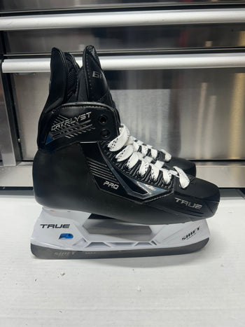 True Catalyst Pro Skate Size 6 Regular Width OHL Pro Stock (New)