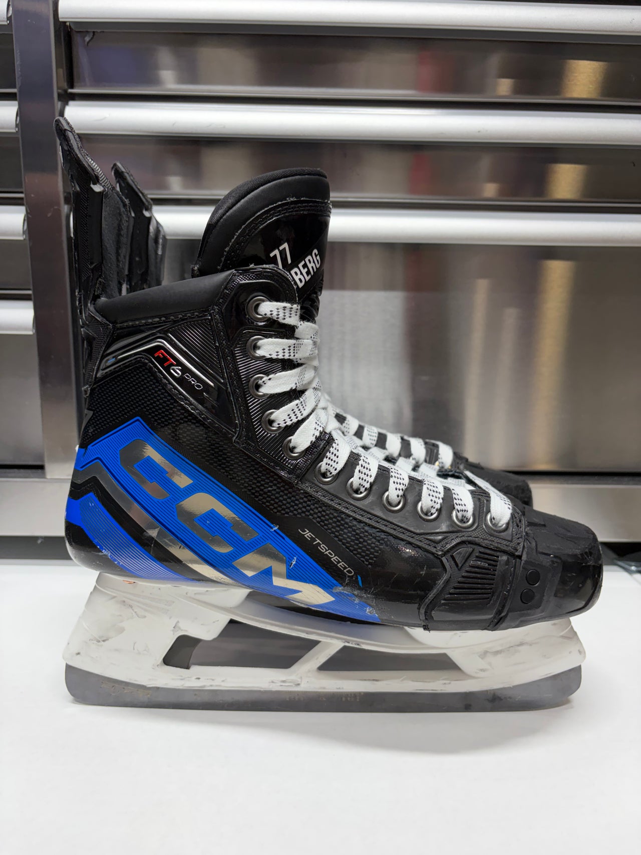 CCM FT6 Pro Skate Size 9 Regular Width (Used) RYAN TVERBERG Pro Stock