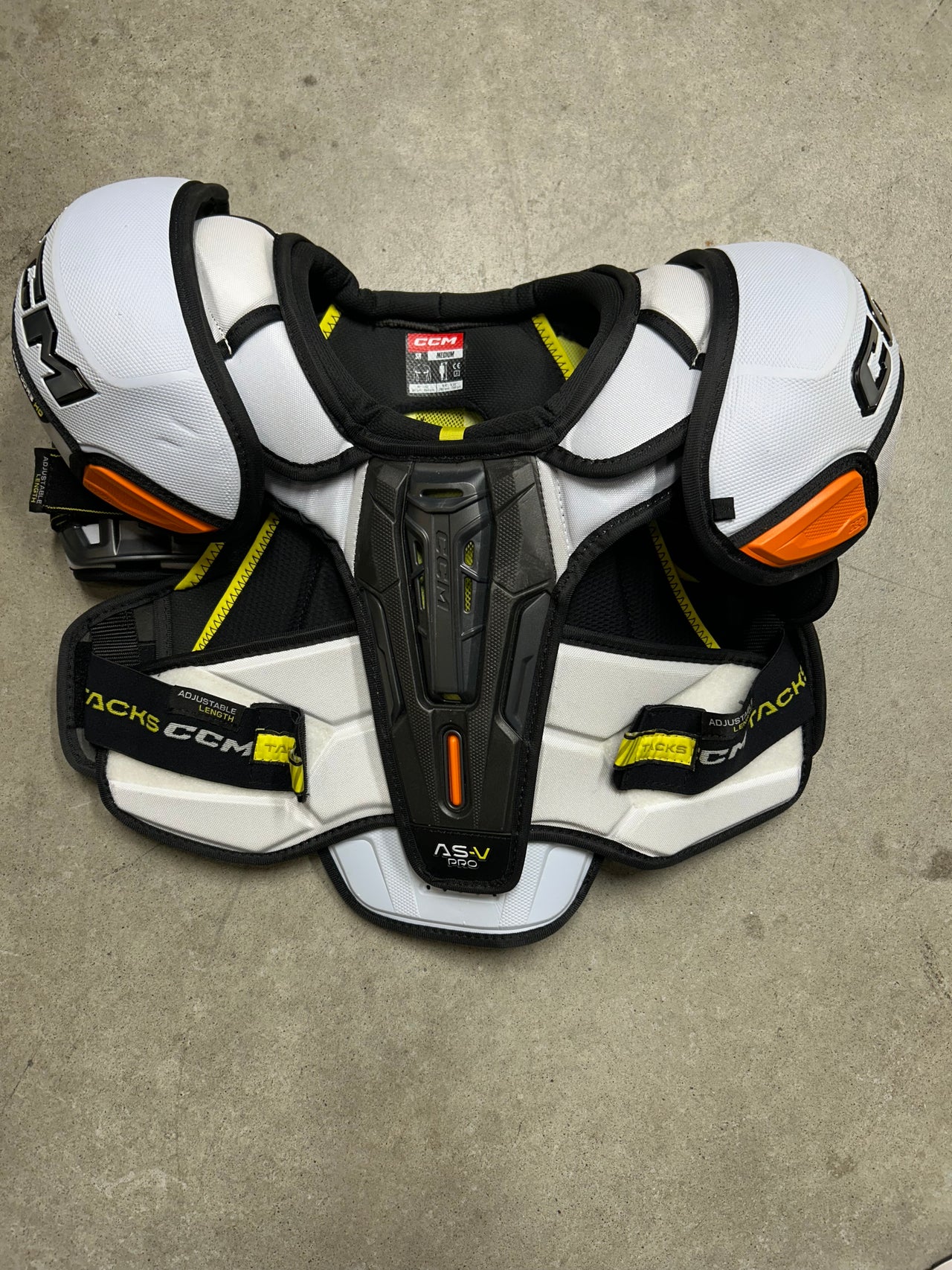 Senior Medium CCM Tacks AS-V Pro NHL Pro Stock Shoulder Pads (New)