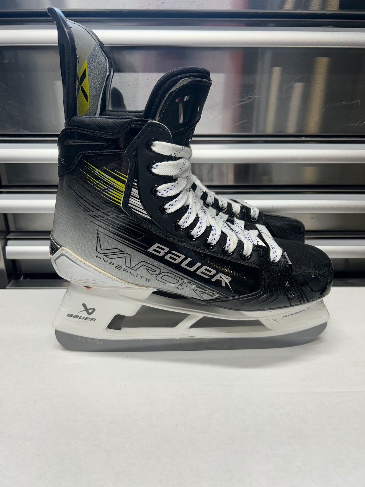 Bauer Hyperlite2 Skate Size 10.5 FIT 2 (Used) NHL Pro Stock