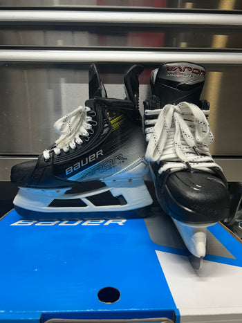 Bauer Hyperlite 2 Skate Size 4 Fit 1 NCAA Pro Stock (New)