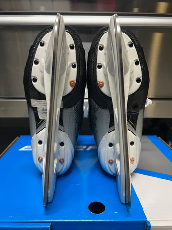 Bauer Hyperlite 2 Skate Size 4.5 Fit 3 NCAA Pro Stock (New)