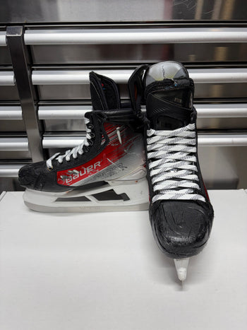 Bauer Hyperlite2 Skate Size 8 FIT 2 (Used) BOSTON UNIVERSITY Pro Stock