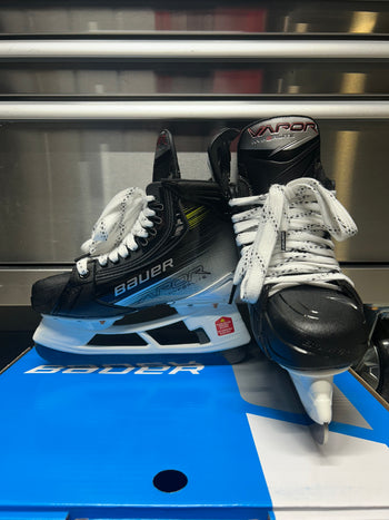 Bauer Hyperlite 2 Skate Size 4 Fit 3 NCAA Pro Stock (New)
