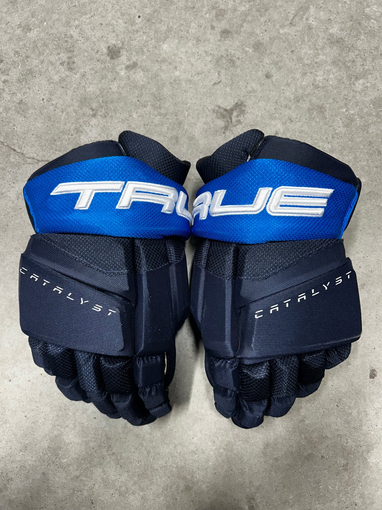 13” True Catalyst 9X Pro Stock Hockey Gloves Winnipeg Jets  (New)