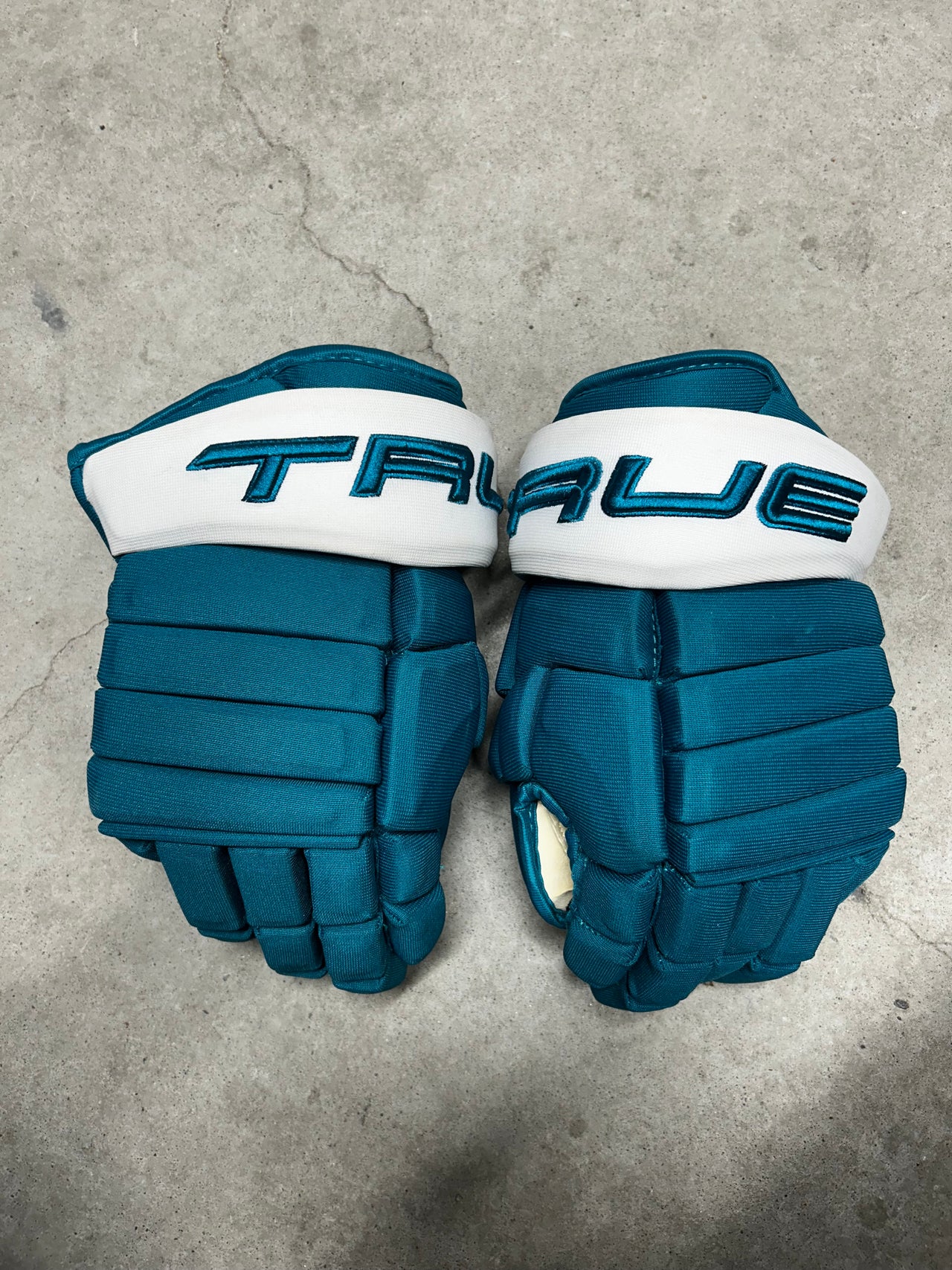 13” True 4 Roll Pro Stock Hockey Gloves San Jose Sharks (New)
