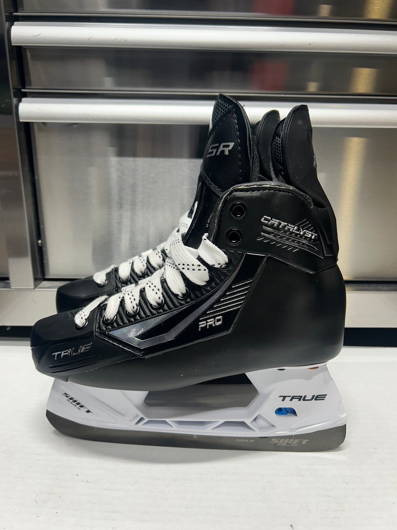 True Catalyst Pro Skate Size 5  Regular Width OHL Pro Stock (New)