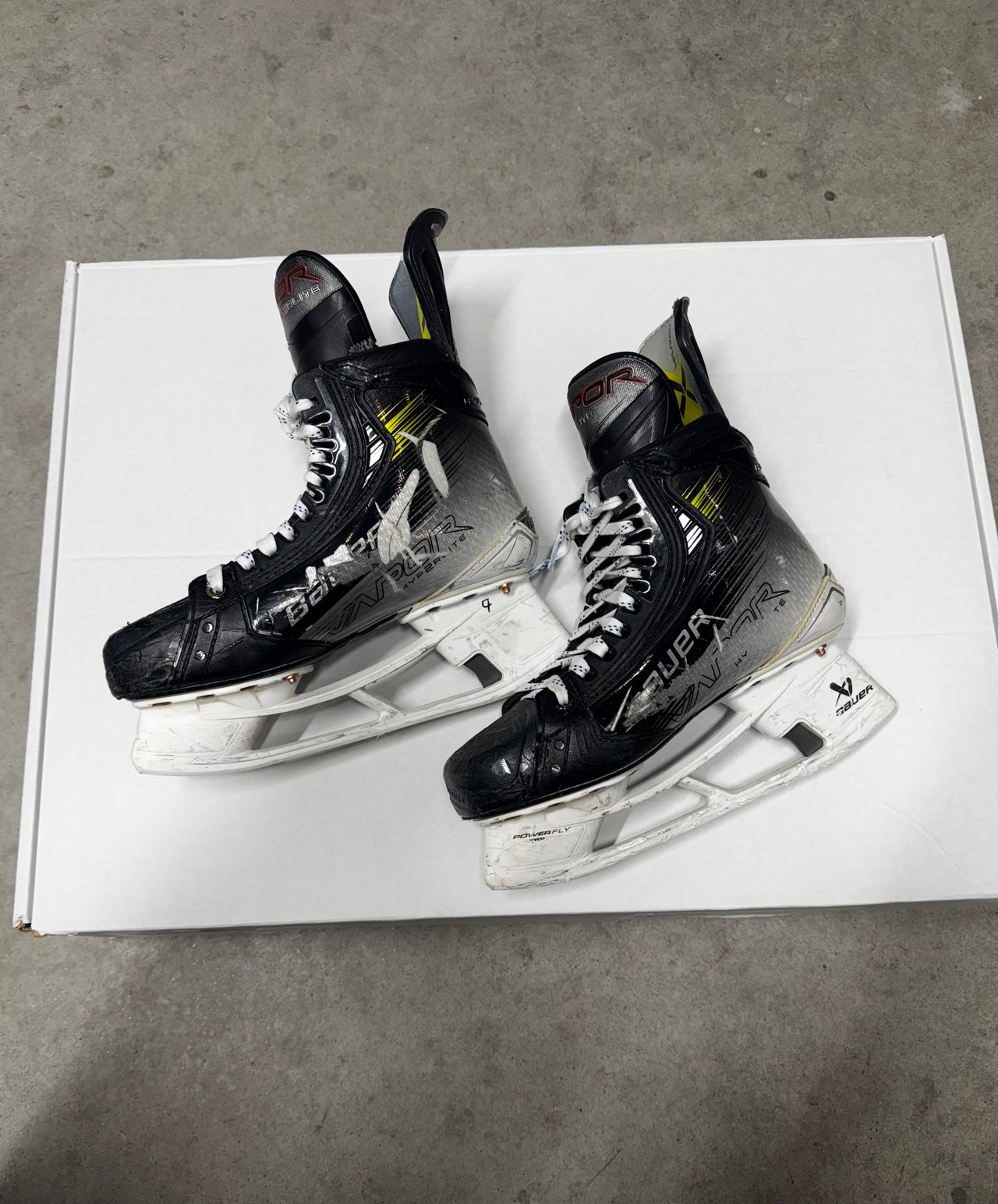 Bauer Hyperlite 2 Skate Size 6 FIT 2 AHL Pro Stock (Used)