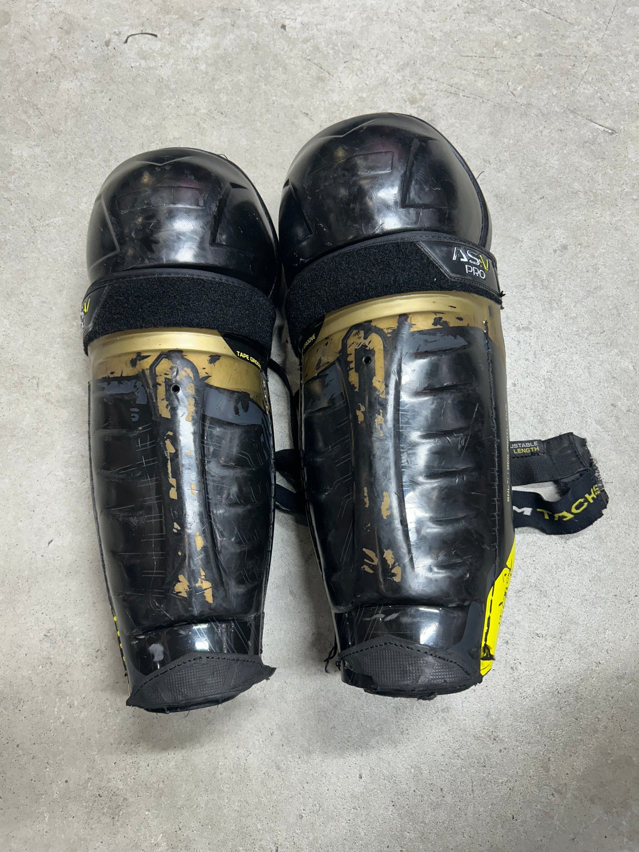 14” Senior CCM Tacks AS-V Pro Shin Guards (Used) Pro Stock