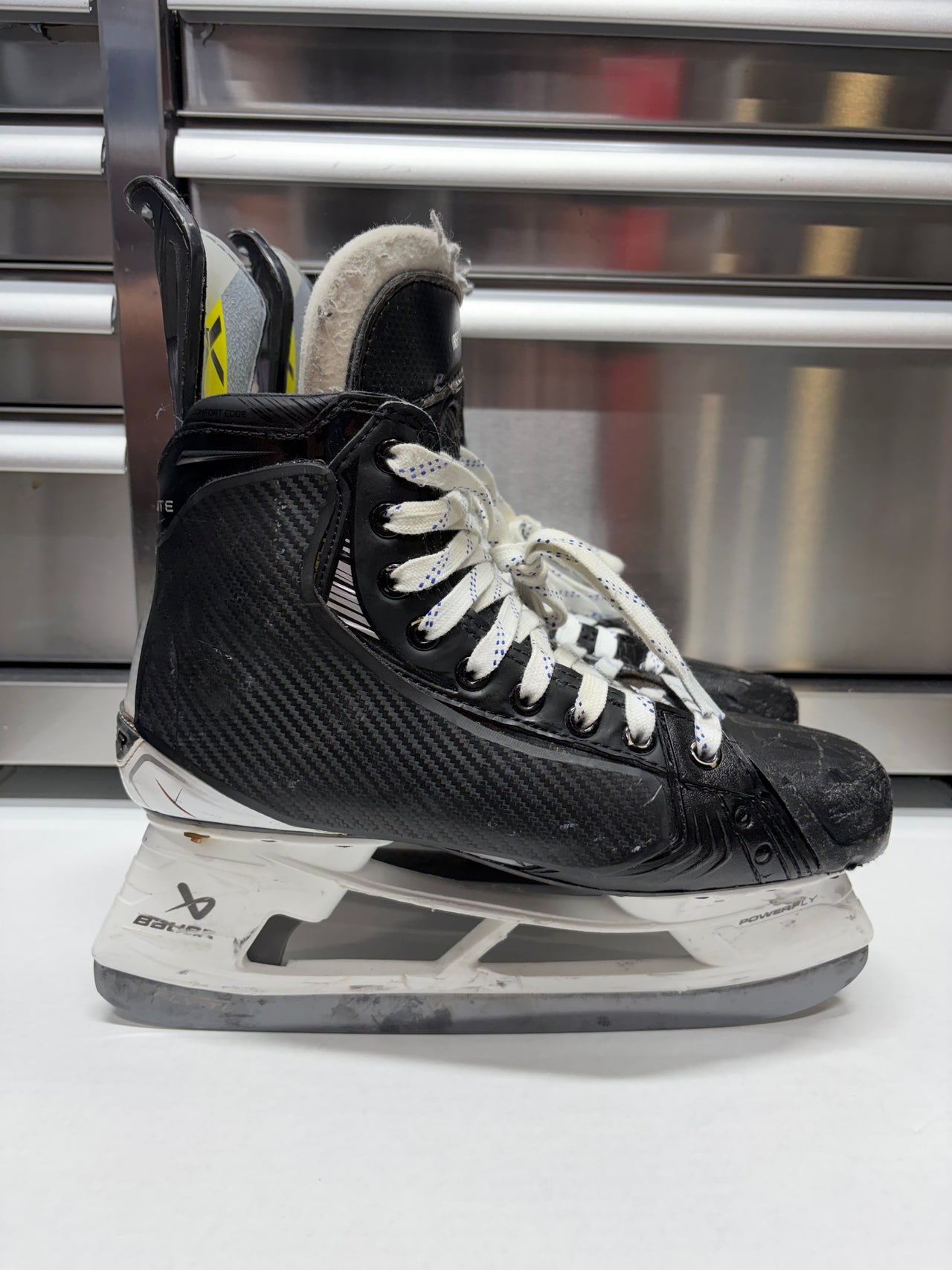 Bauer Hyperlite2 Skate Size 8.5 FIT 1 (Used) NHL Pro Stock
