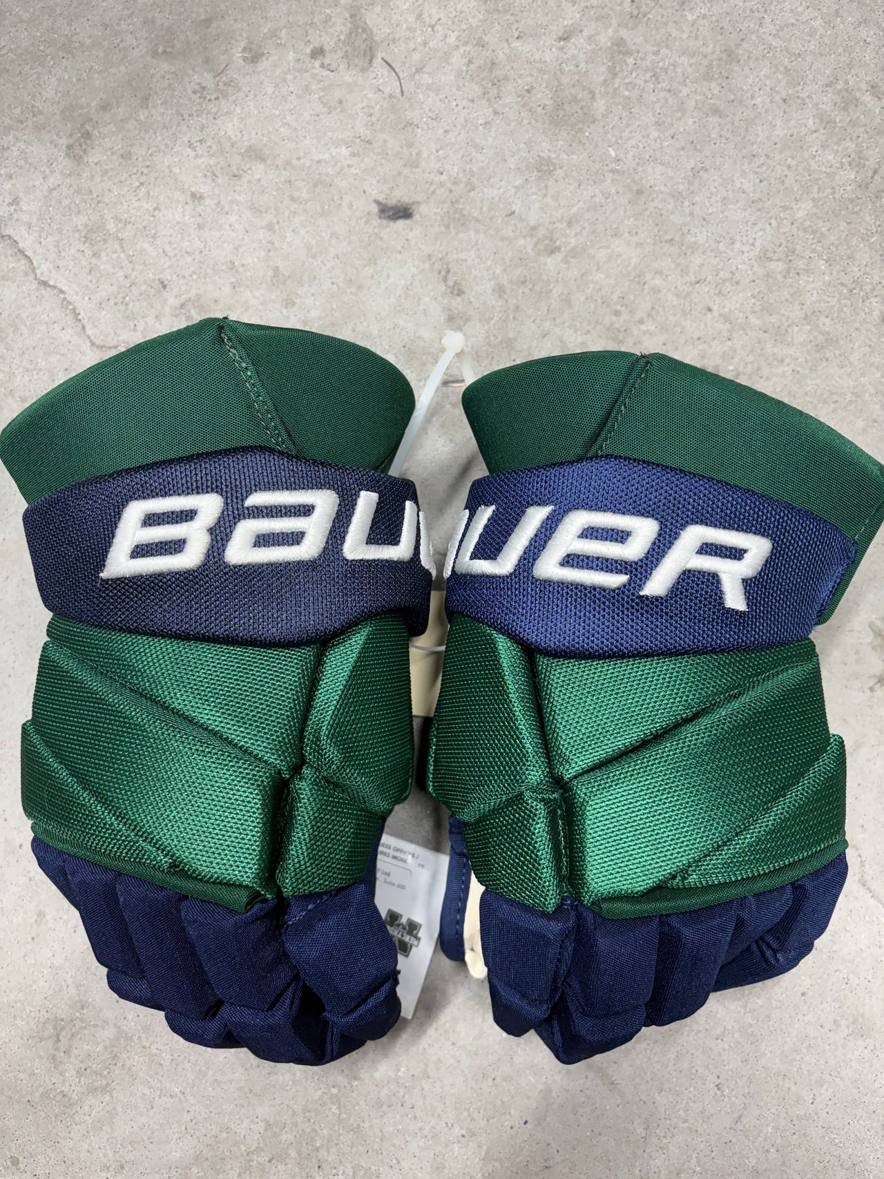 15” Bauer Vapor 2x Pro Gloves NCAA Mercyhurst University Pro Stock New