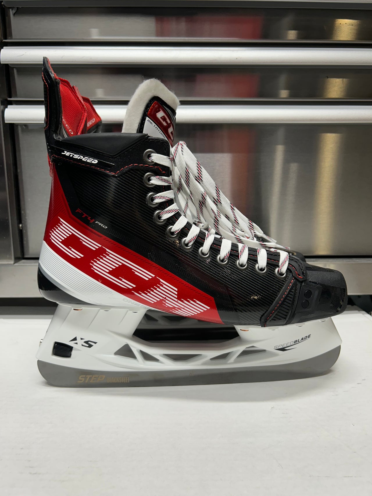 CCM FT4 Pro Skate New Size 9.5 Tapered Width NCAA Pro Stock